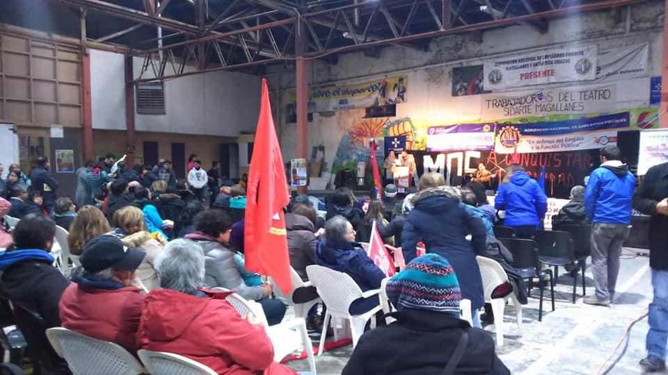 Masivo acto para conmemorar el 1° de Mayo en Punta Arenas