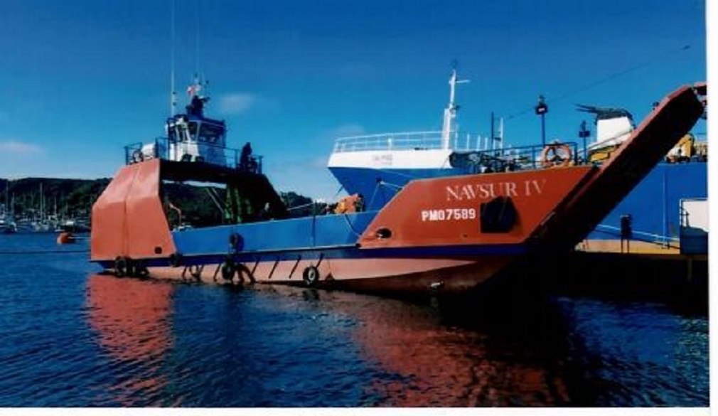 Gobernación Marítima de Punta Arenas inició búsqueda de una barcaza que naufragó en el Seno Skyring