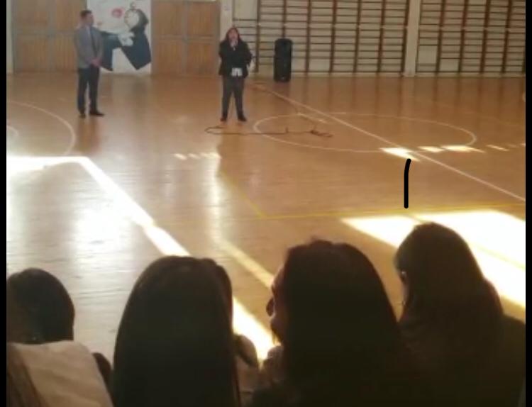 Estudiantes increpan al Director  del Liceo Luis Alberto Barrera,  presuntos episodios de acoso sexual en la casa de estudios