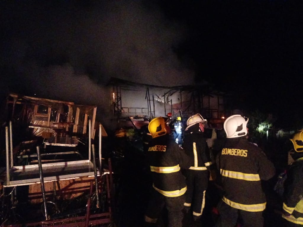 Incendio destruyó una vivienda en el sector periurbano de Llau Llau de Punta Arenas
