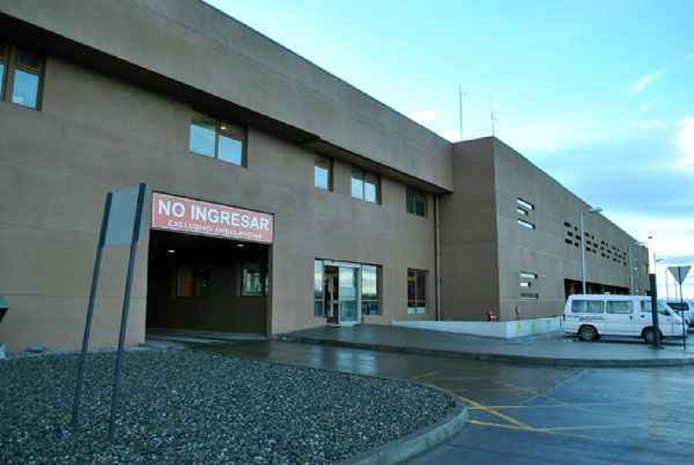 Cinco estudiantes fueron retenidos por Carabineros tras riña en liceo de Punta Arenas