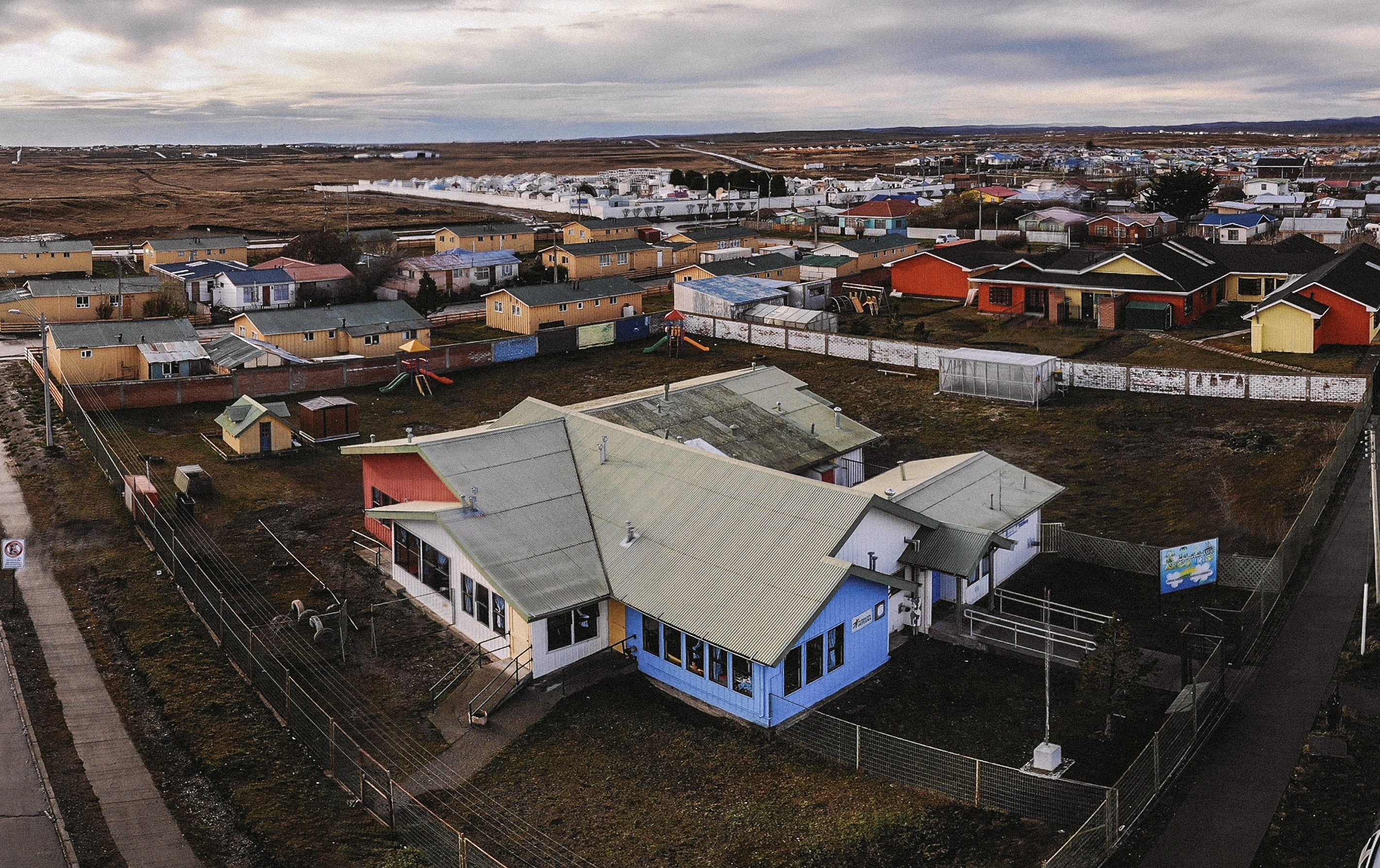 Nuevo sistema de calefacción central brindará abrigo y confort a comunidad educativa del jardín infantil Arco Iris en Porvenir