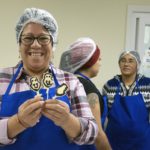 Trabajadoras de estancias magallánicas aprenden los secretos de la “pastelería saludable”