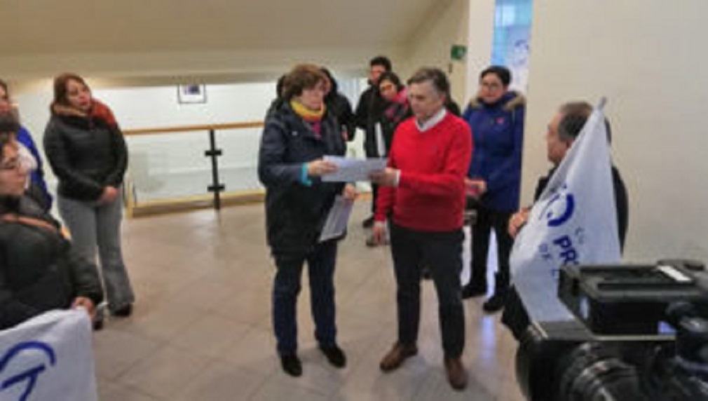 Continúa el paro docente: dirigentes del Colegio de Profesores entregaron carta al Intendente Regional
