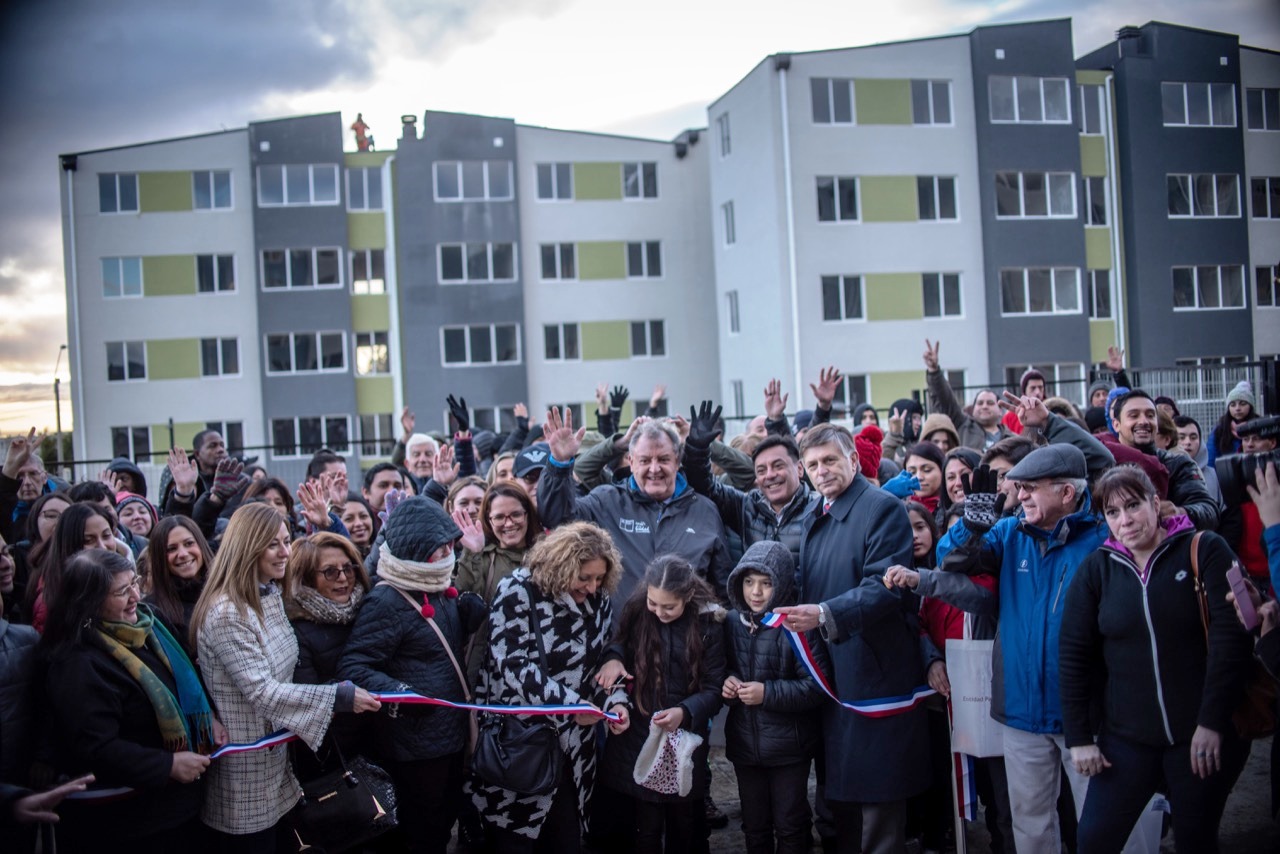 100 familias de Punta Arenas se convirtieron en propietarias de departamentos sin deuda