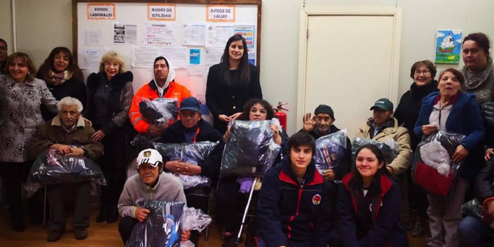 Entregan kits de invierno a personas en situación de calle en Punta Arenas