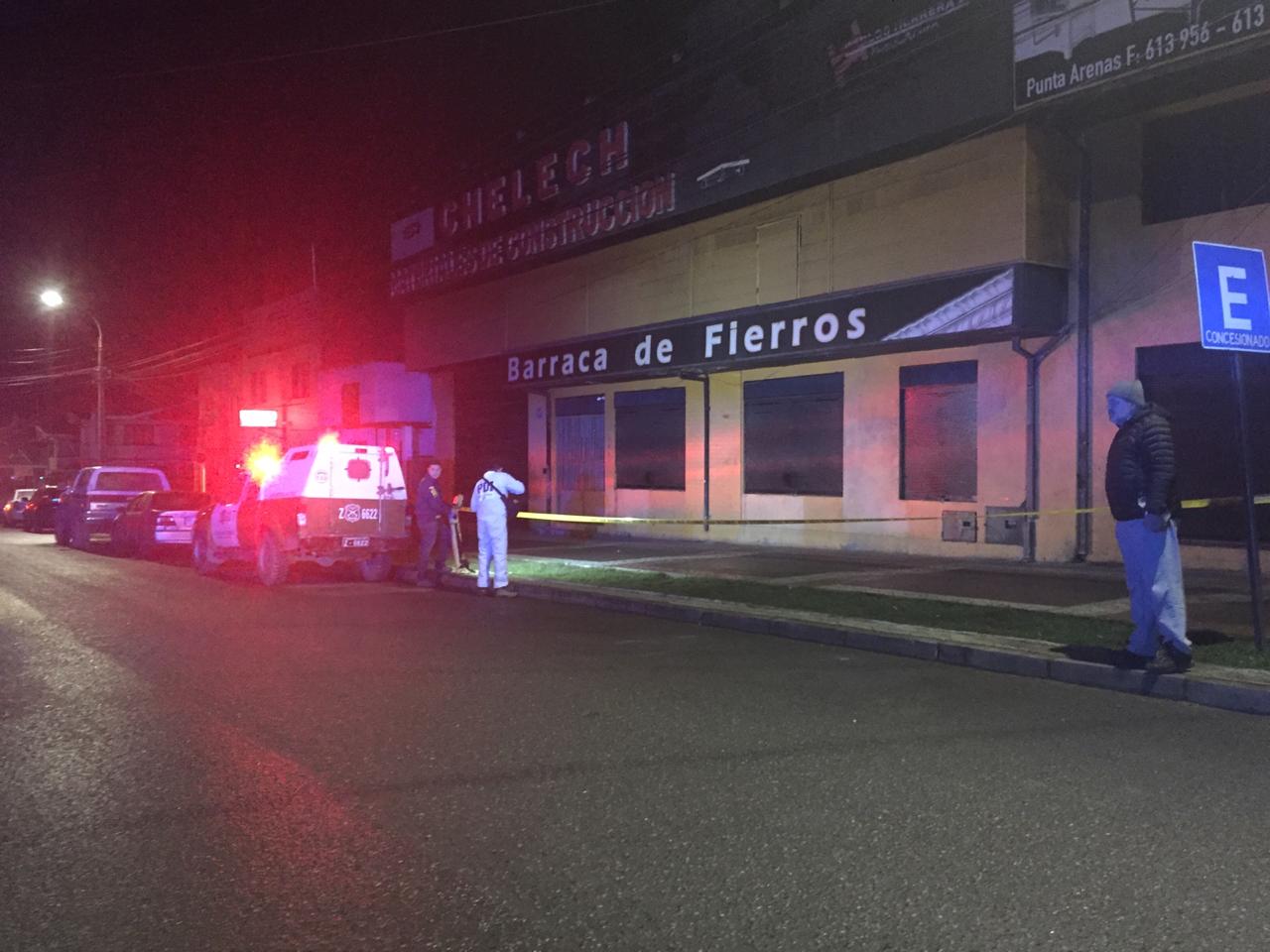 Un hombre murió esta tarde en el Hospital Clínico tras recibir diversas puñaladas en el tórax en pleno centro de Punta Arenas