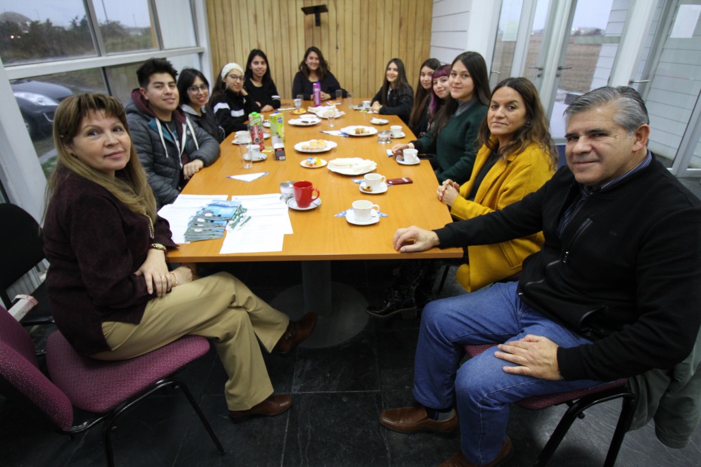 Estudiantes de la Universidad de Playa Ancha efectuaron pasantía en la UMAG