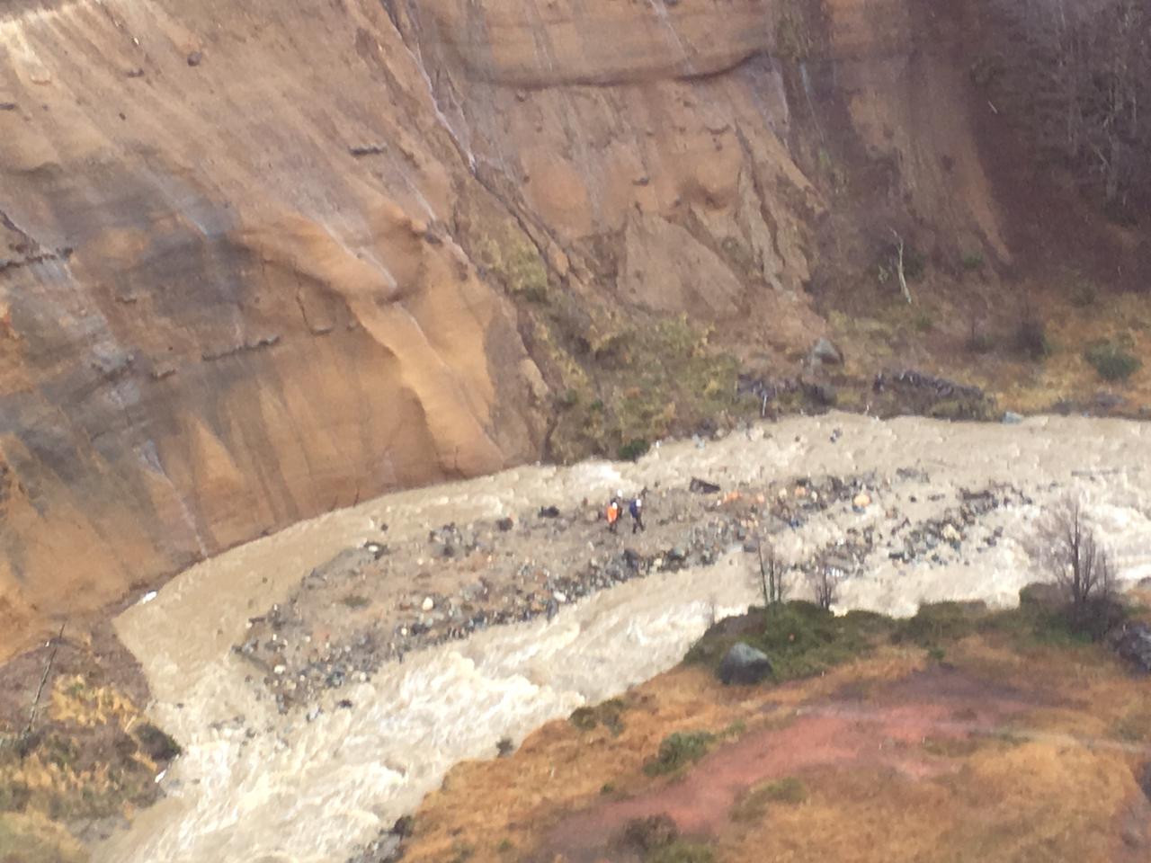 En tercera jornada de búsqueda de joven extraviado en sector Río de las Minas, se sumaron un equipo del Ejército y drones