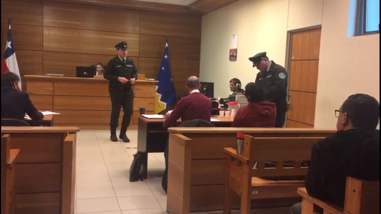 Sujeto que conducía en estado de ebriedad esta madrugada colisionó y terminó volcado en pleno centro de Punta Arenas