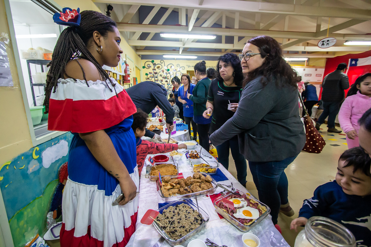 Párvulos y familias le ponen buen sabor a la convivencia con 1ª Muestra Gastronómica Multicultural