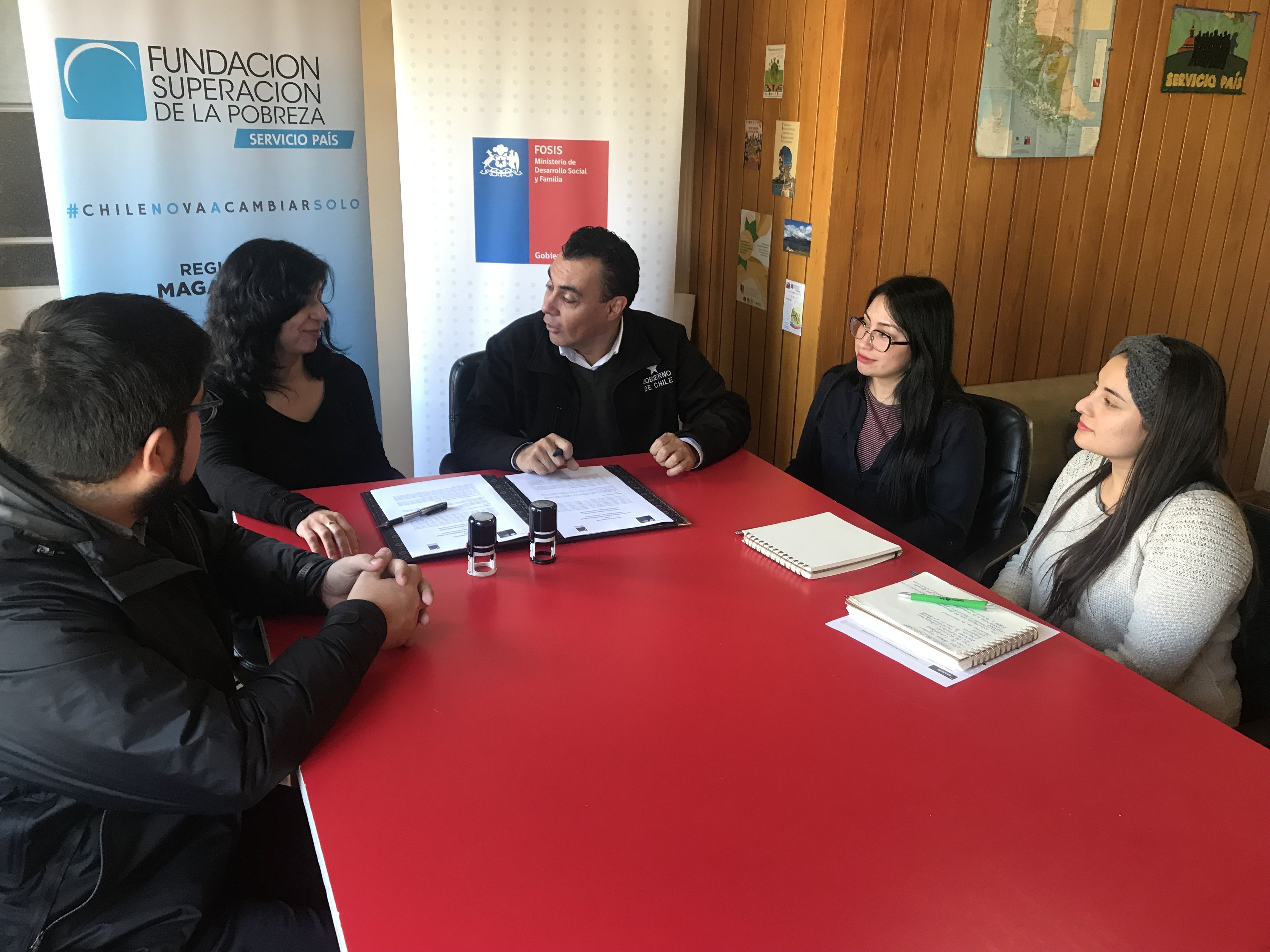 Alianza entre el FOSIS y la Fundación para la Superación de la Pobreza (Servicio País), fortalecerá labor en la región de Magallanes