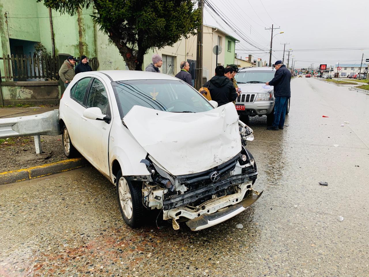 Dos mujeres lesionadas en colisión ocurrida en conflictiva esquina de Mardones y Zenteno