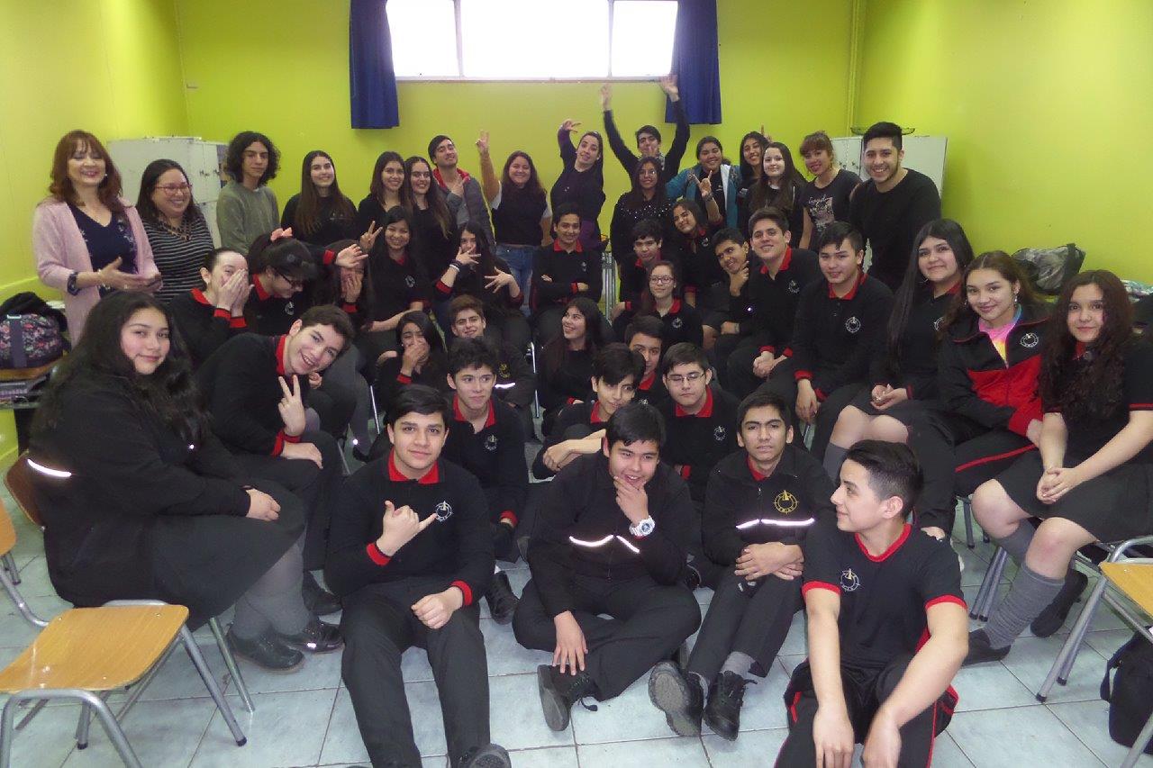 Asesores jóvenes de la SEREMI de Salud realizaron recreos informativos con alumnos del Liceo Experimental UMAG