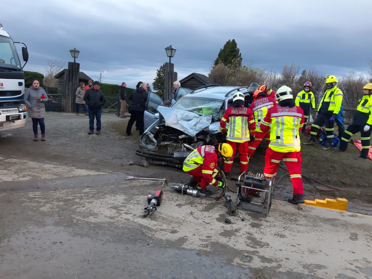 Choque frontal entre dos vehículos en el kilómetro 4 de Ruta 9 Sur: tres personas lesionadas, una de las cuales de carácter reservado