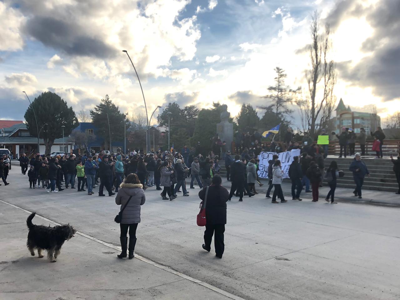 Marcha de protesta realizaron ciudadanos de Puerto Natales, reclamando mejor atención de salud en el Hospital Augusto Eastman