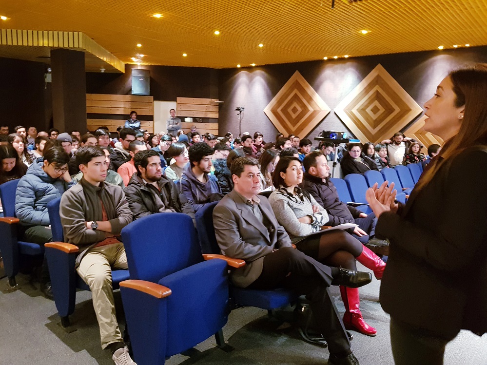 Seminario del Minvu reunió a profesionales y estudiantes de Magallanes en torno al concepto de la construcción sustentable