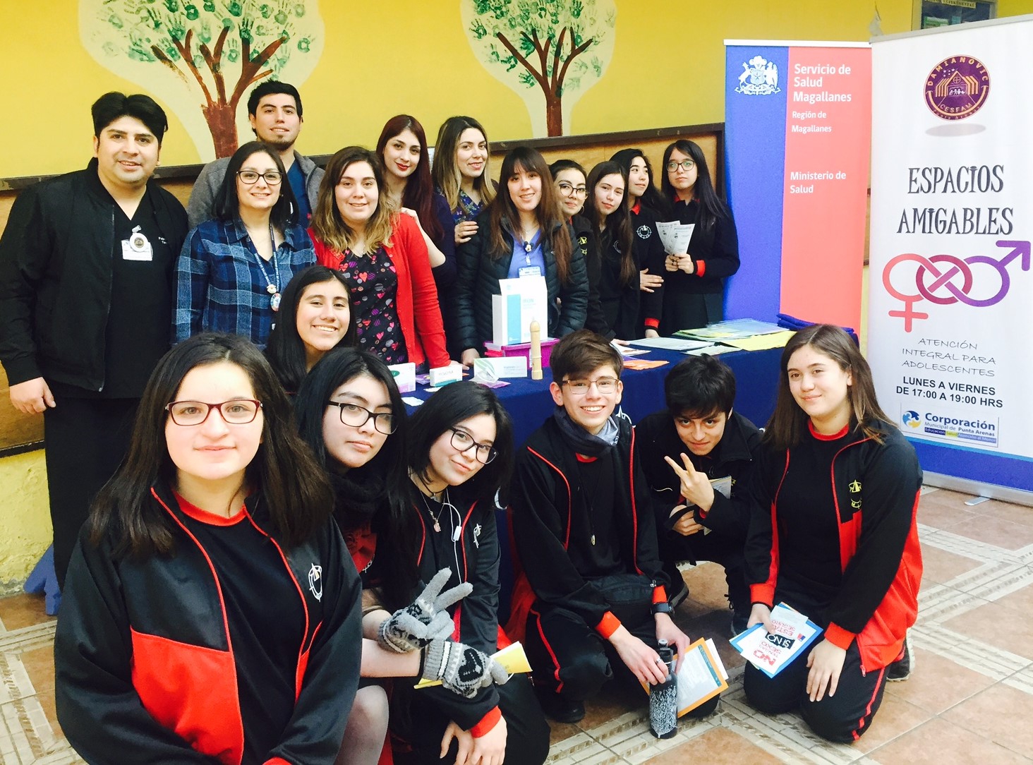 Con difusión de Espacios Amigables se conmemoró en Punta Arenas el Día de la Juventud