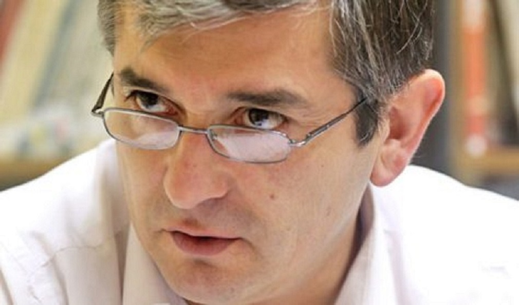 Dalivor Eterovic ante huelga legal de los trabajadores de Coca Cola de Punta Arenas: «La huelga de Trabajadores de la Coca Cola y otras en el país son combatidas, no por razones económicas inmediatas, sino porque abren la posibilidad a que otros se sumen a la demanda principal que es que se pague lo justo.»