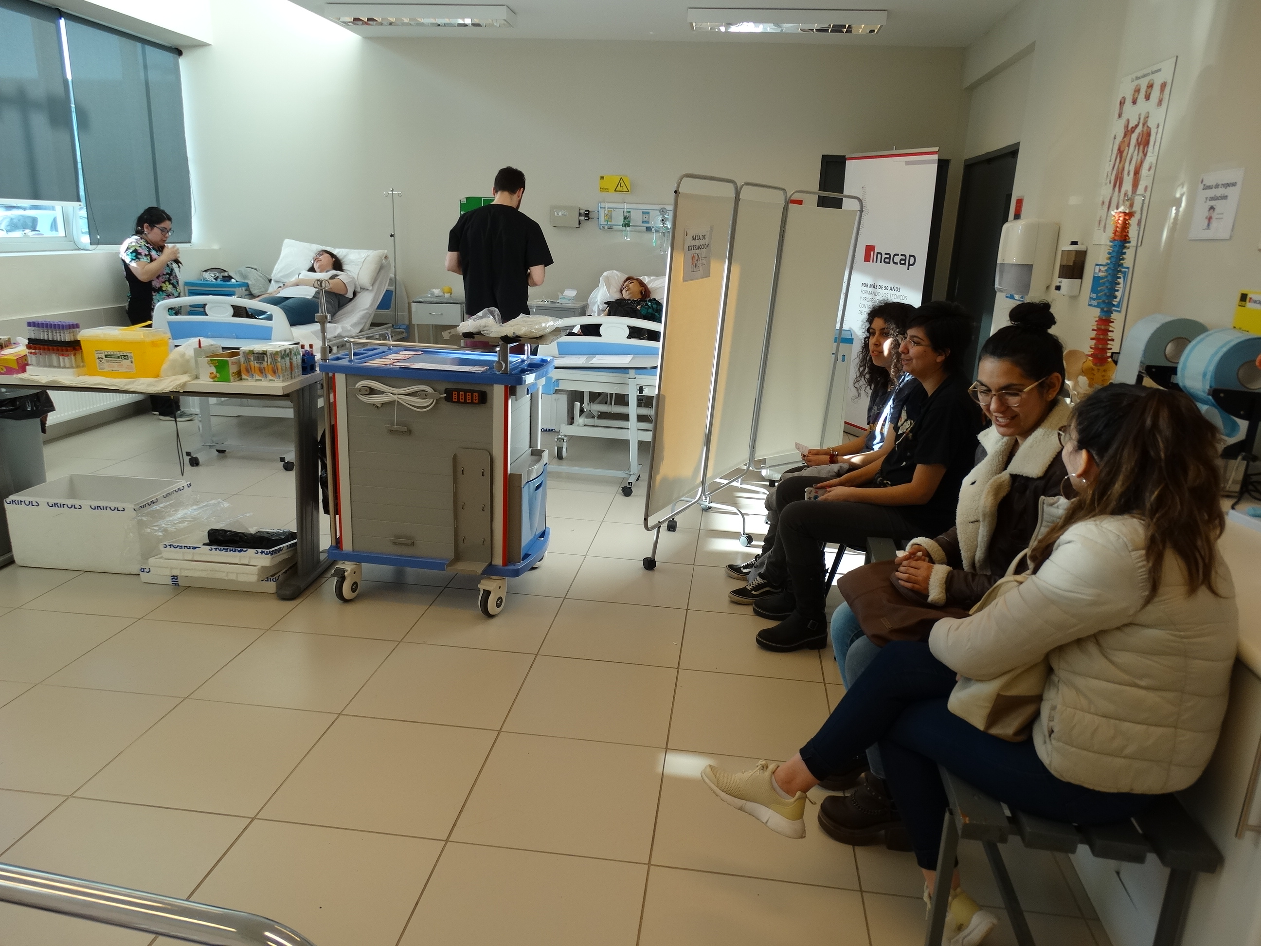 INACAP de Punta Arenas colabora en Colecta Móvil del Banco de Sangre del Hospital Clínico de Magallanes