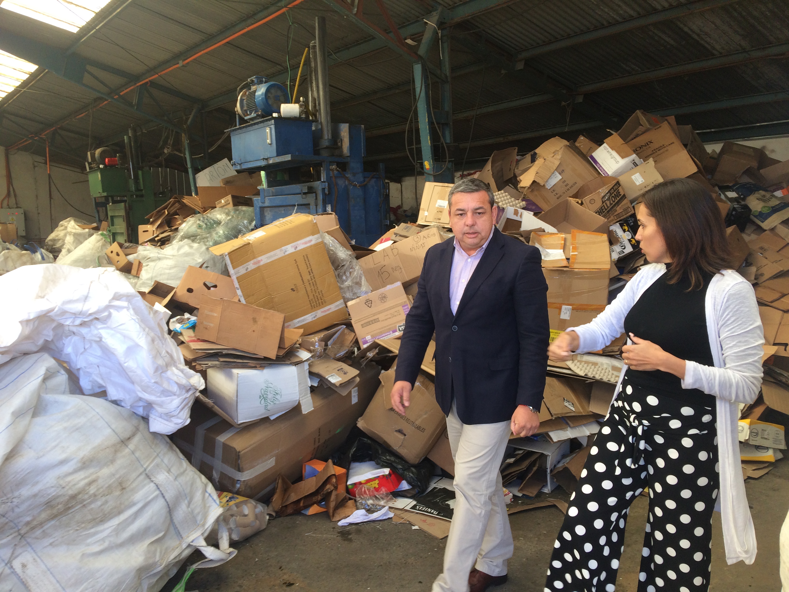 Llegó a Punta Arenas primer cargamento de residuos reciclables provenientes de Puerto Williams:  Convenio firmado entre el municipio local y la empresa RECIPAT permite sacar cartones y botellas plásticas de Cabo de Hornos