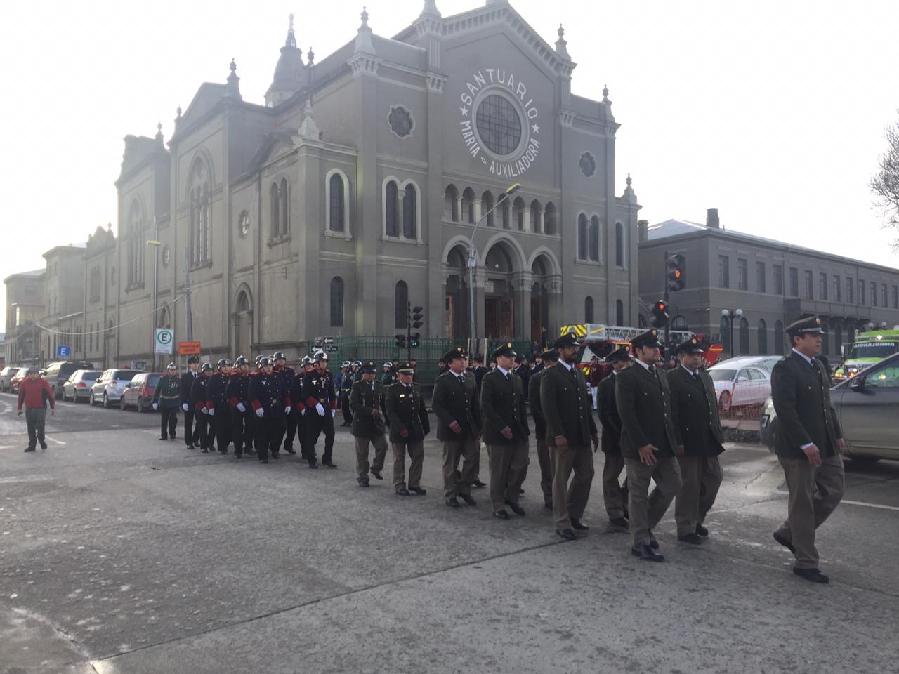 Masiva y emotiva despedida ciudadana a Jaime Gutierrez Varillas esta tarde en el Cementerio Municipal de Punta Arenas