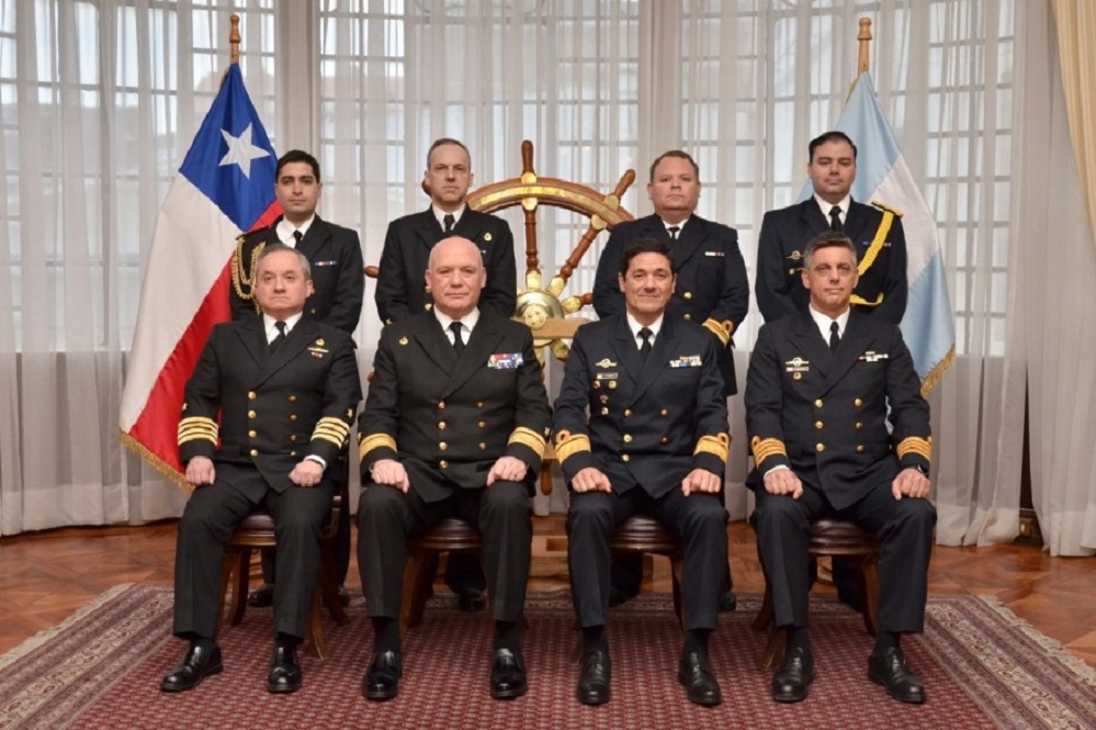 Armadas de Argentina y Chile se reunieron para analizar y evaluar procedimientos en conjunto