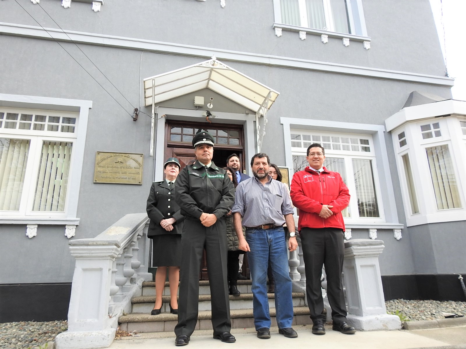 Gendarmería y Cuerpo de Bomberos de Punta Arenas firman convenio: personas condenadas podrán realizar horas de trabajo en beneficio de la comunidad