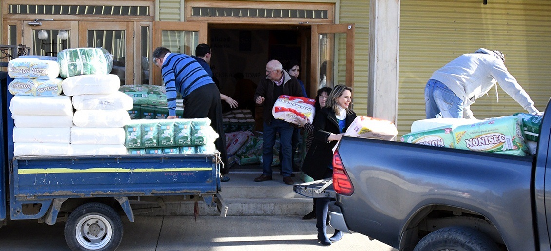 Municipalidad de Punta Arenas entregó más de 2.900 paquetes de pañales a la Unión Comunal de Adultos Mayores