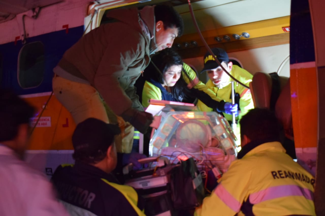 Niña de un mes fue aeroevacuada anoche desde el Hospital de Natales hacia el Hospital Clínico de Magallanes