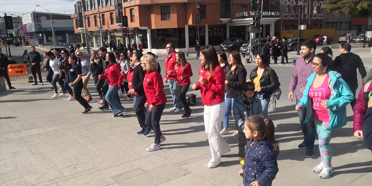 Lanzan campaña «Ponte las zapatillas» para promover la actividad física a través de acciones cotidianas