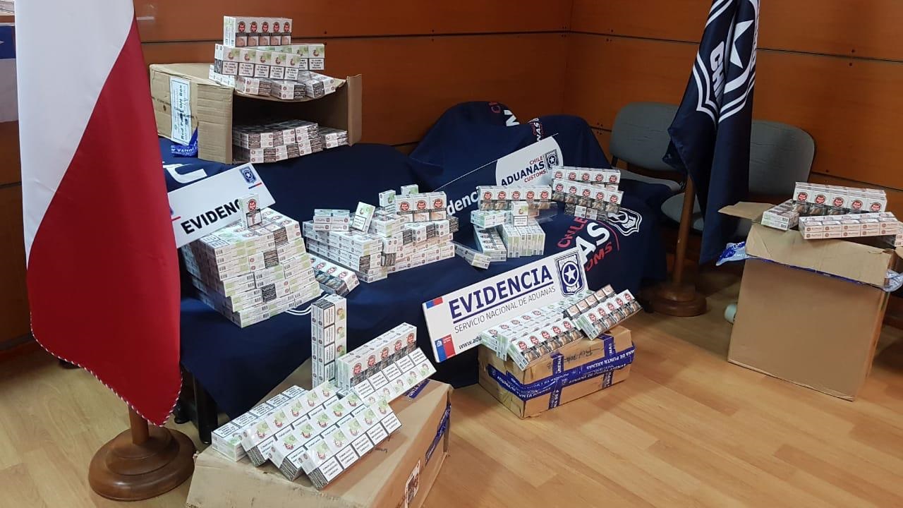 Aduana en coordinación con el 0S7 de Carabineros incautó en dos domicilios de Punta Arenas más de 1.500 cajetillas de cigarrillos que eran comercializados a través de redes sociales