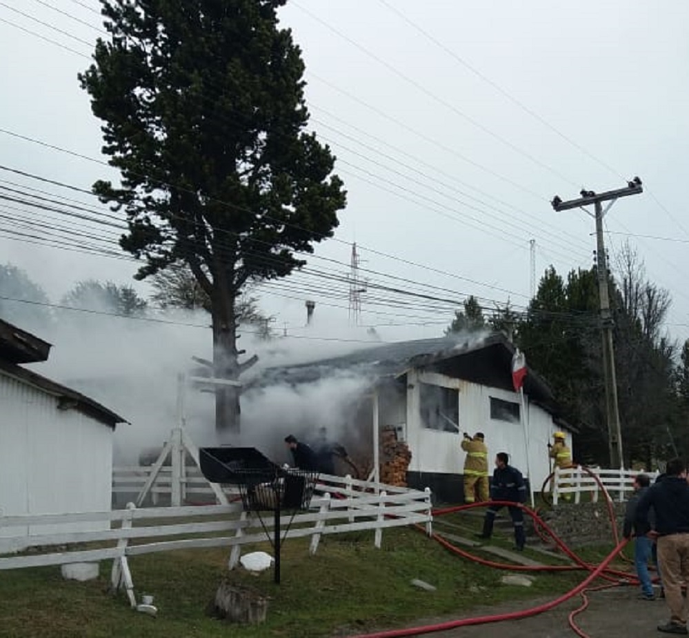 Incendio afectó una vivienda fiscal de material ligero en Puerto Williams