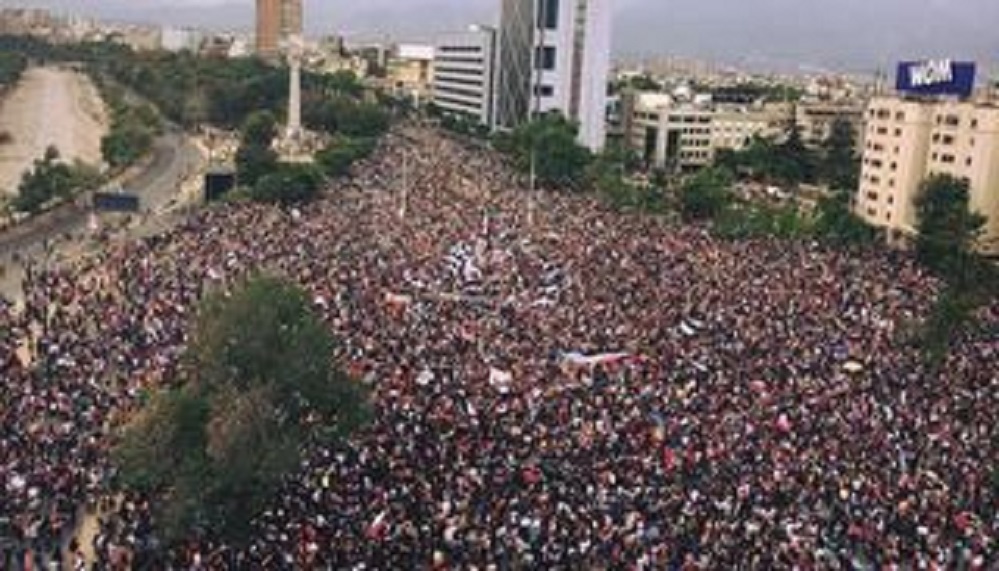 Un millón 200 mil personas en manifestación ciudadana en Santiago ayer 25 de octubre