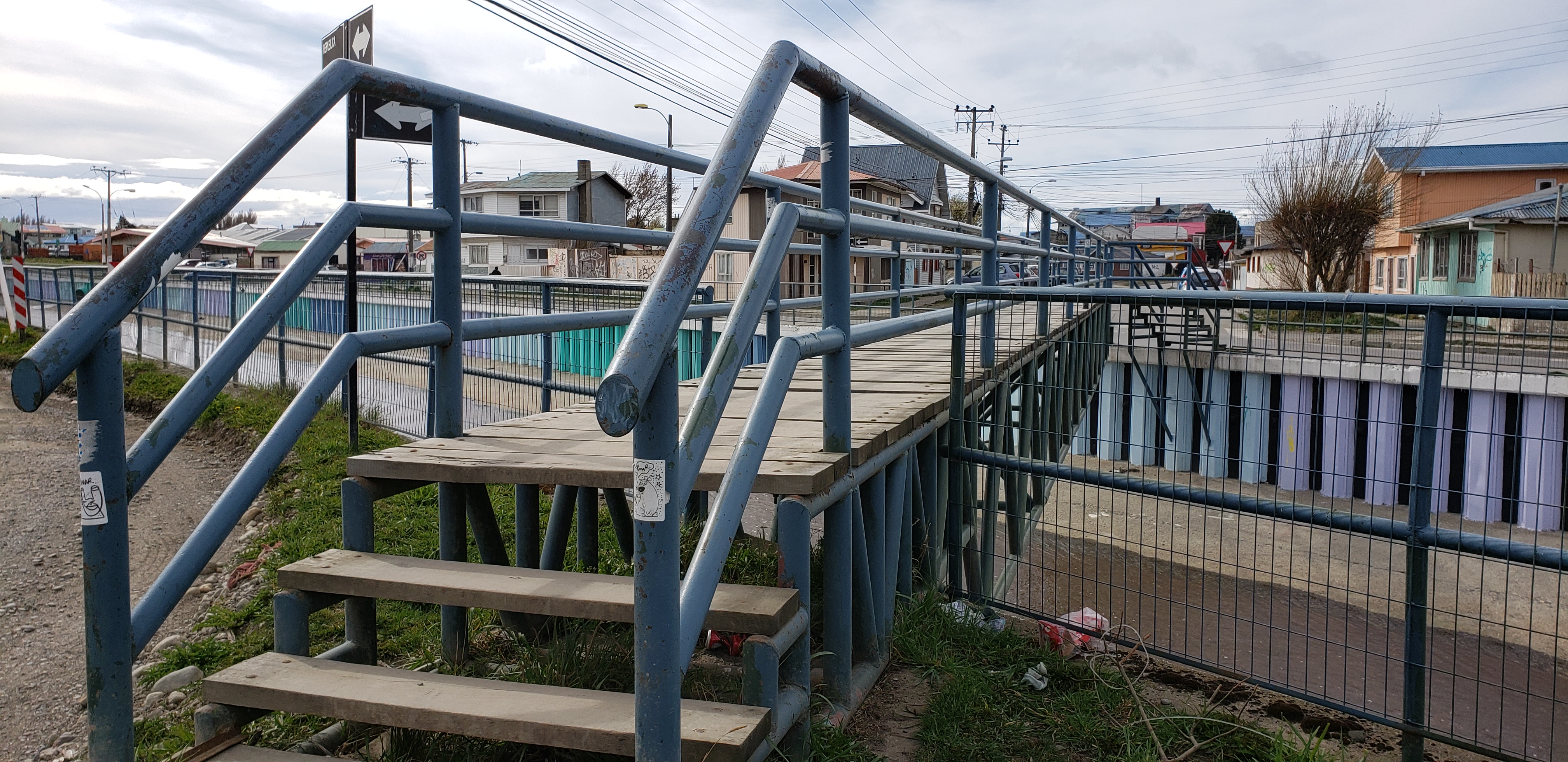Concejala Verónica Aguilar solicita proyecto de recuperación de la pasarela peatonal ubicada en calle República con Arauco