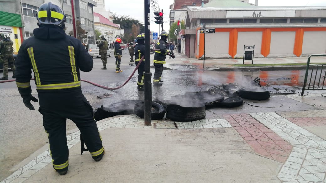 Bomberos apagó una fogata esta tarde en el centro de Punta Arenas
