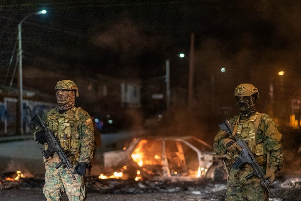 500 militares salieron a las calles a resguardar el orden público en Punta Arenas