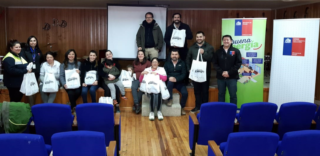 Vecinos de Timaukel y Primavera actualizaron “Con Buena Energía” sus conocimientos sobre eficiencia energética en Tierra del Fuego