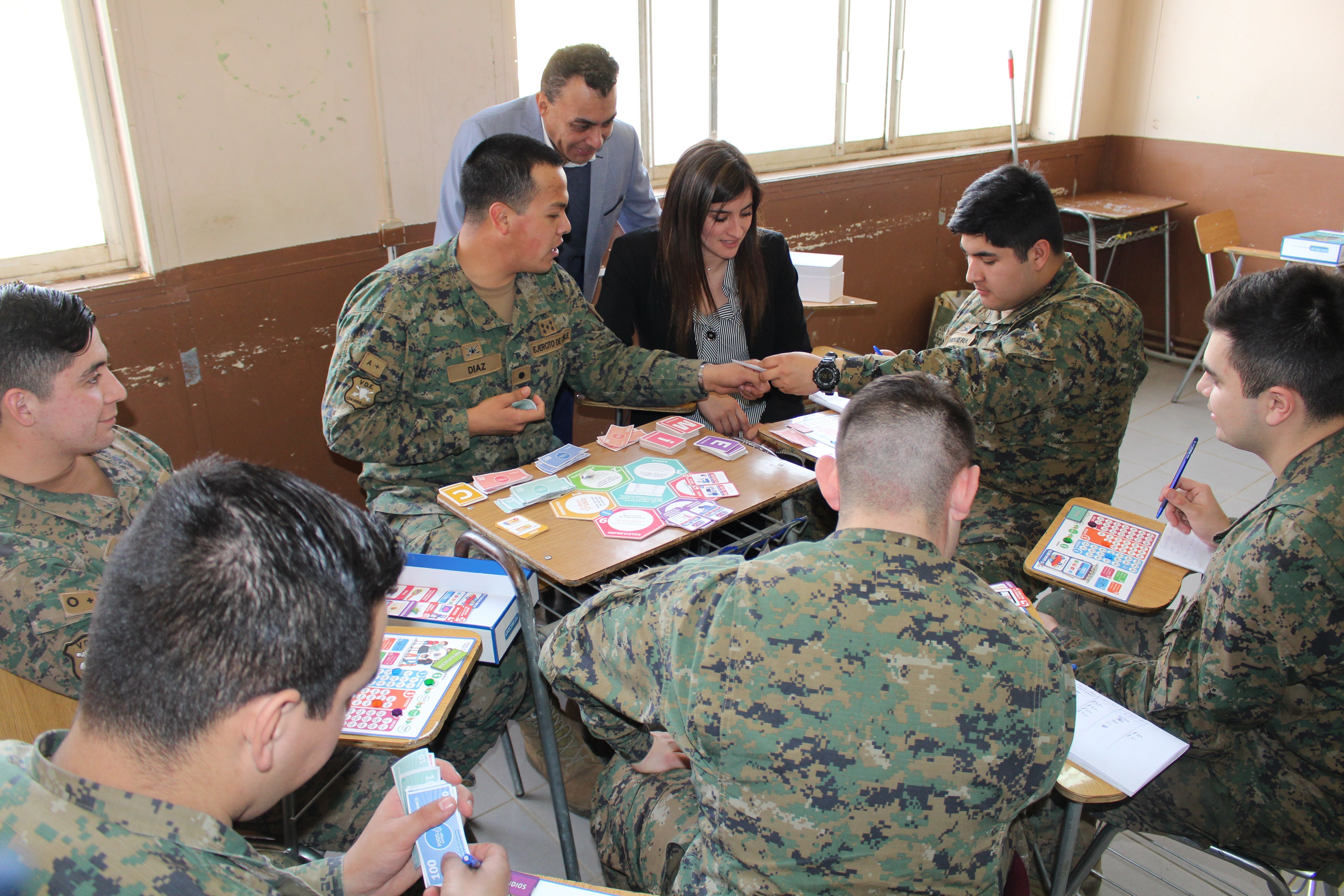 Soldados de tropa del Ejército de Chile participaron exitosamente en el programa de Educación Financiera del FOSIS