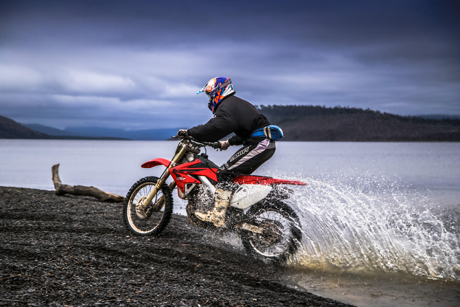 IV Rally Enduro de Tierra del Fuego «Gran Premio Carlos de Gavardo», fue presentado en  Santiago por autoridades de Porvenir