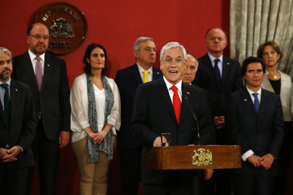 8 nuevos Ministros en el Gabinete del Presidente Piñera: rostros nuevos y «recambio generacional» ante una gran crisis social y política en el país