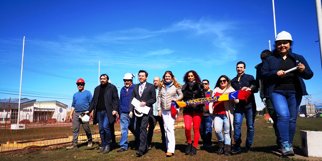 Plaza de las Banderas de Avenida Bulnes incorporará 6 nuevos pabellones nacionales de colonias residentes en la ciudad