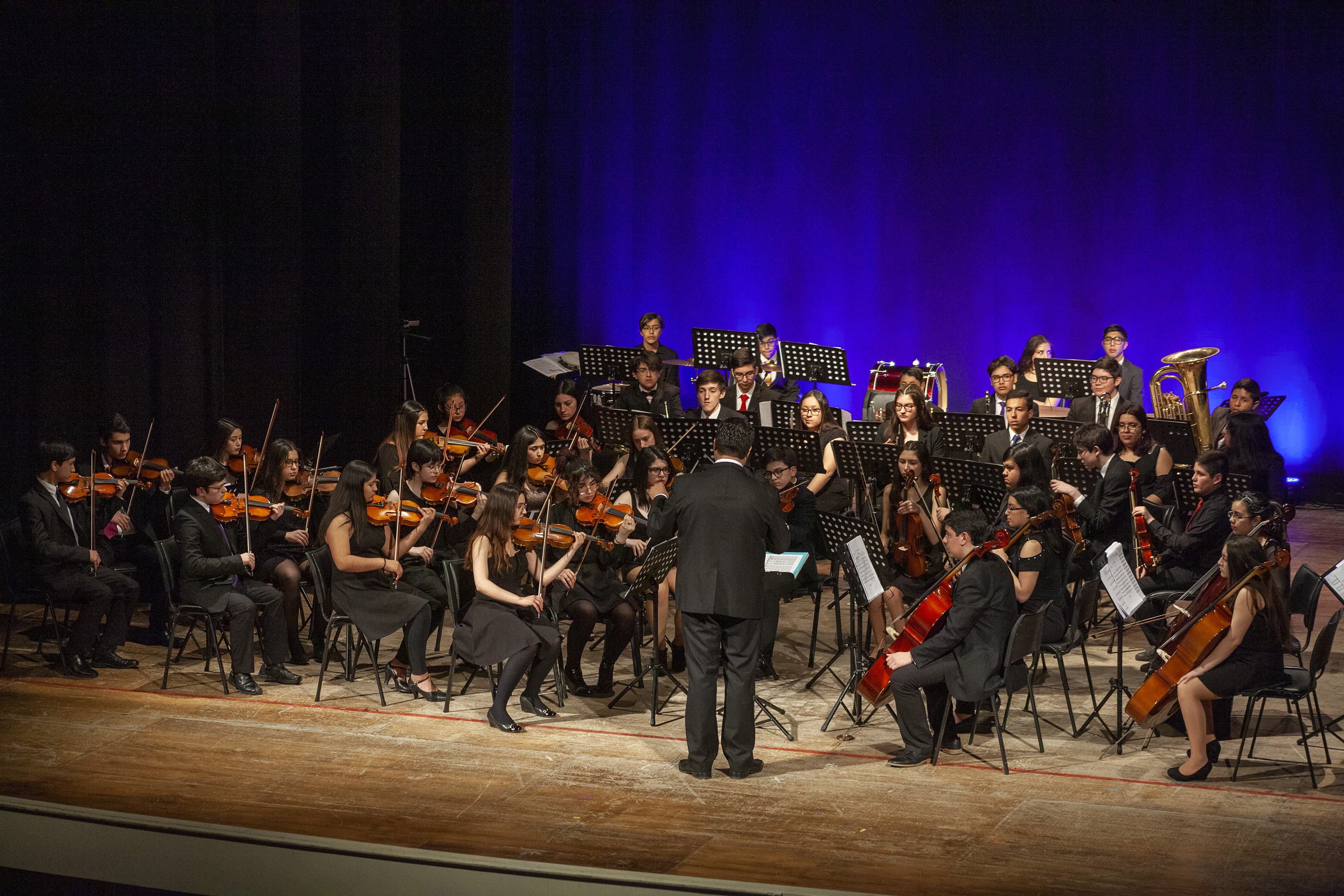 Jóvenes de la Orquesta Sinfónica Juvenil de Magallanes deleitaron al público en exitoso concierto de gala