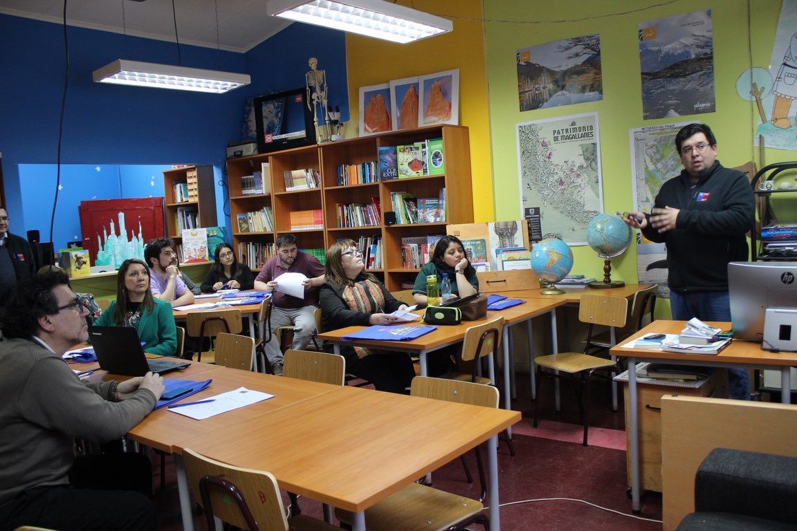 Escuela de Gestores en tenencia responsable de mascotas se realizó en la Escuela Hernando de Magallanes