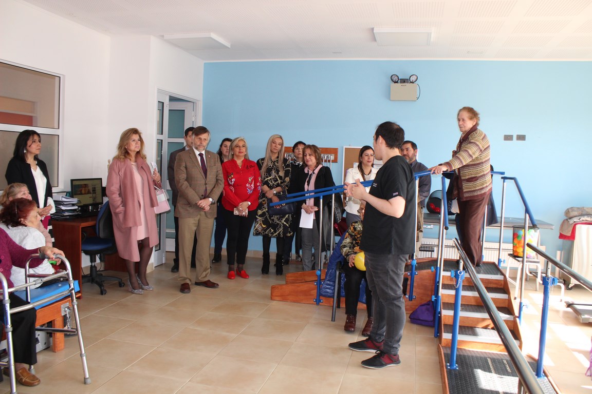 En el Centro Diurno Referencial de Personas Mayores de Punta Arenas se anunciaron las nuevas cinco patologías que fueron incluidas en el AUGE