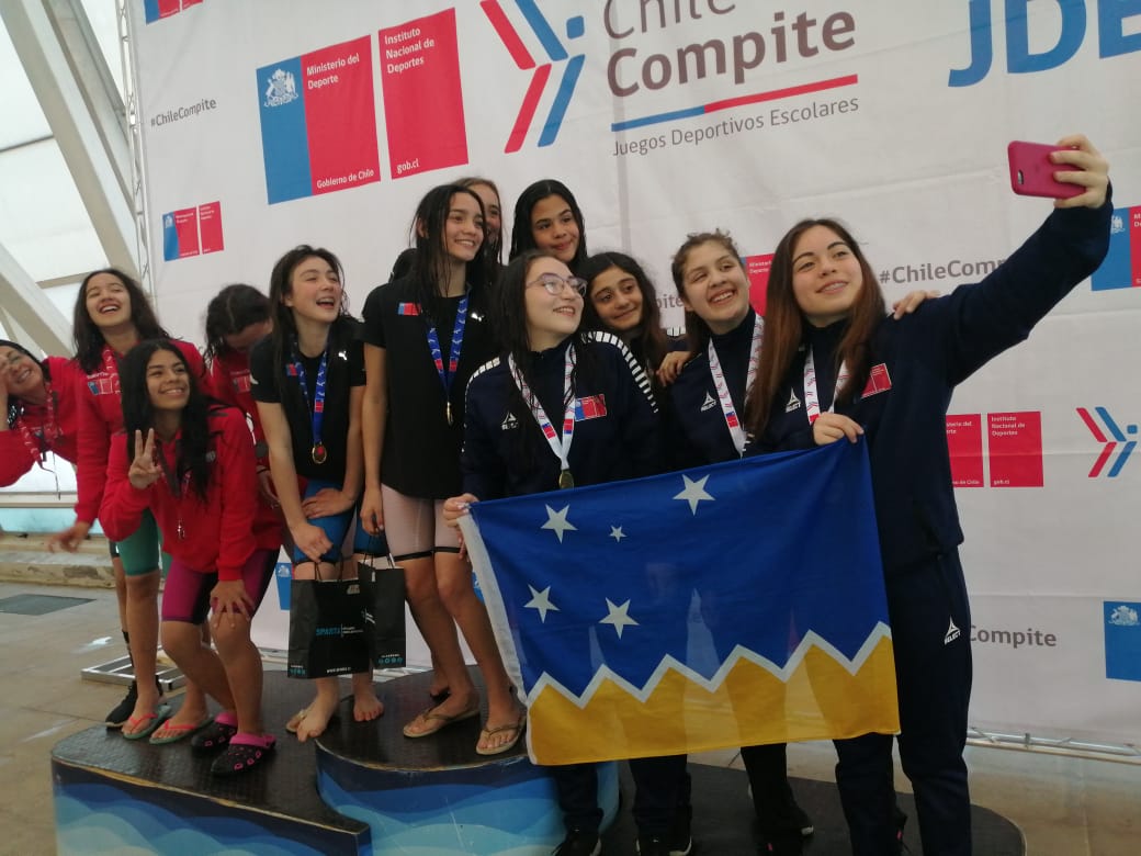 La natación y el tenis de mesa sumaron nuevas medallas para Magallanes en los Juegos Deportivos Escolares