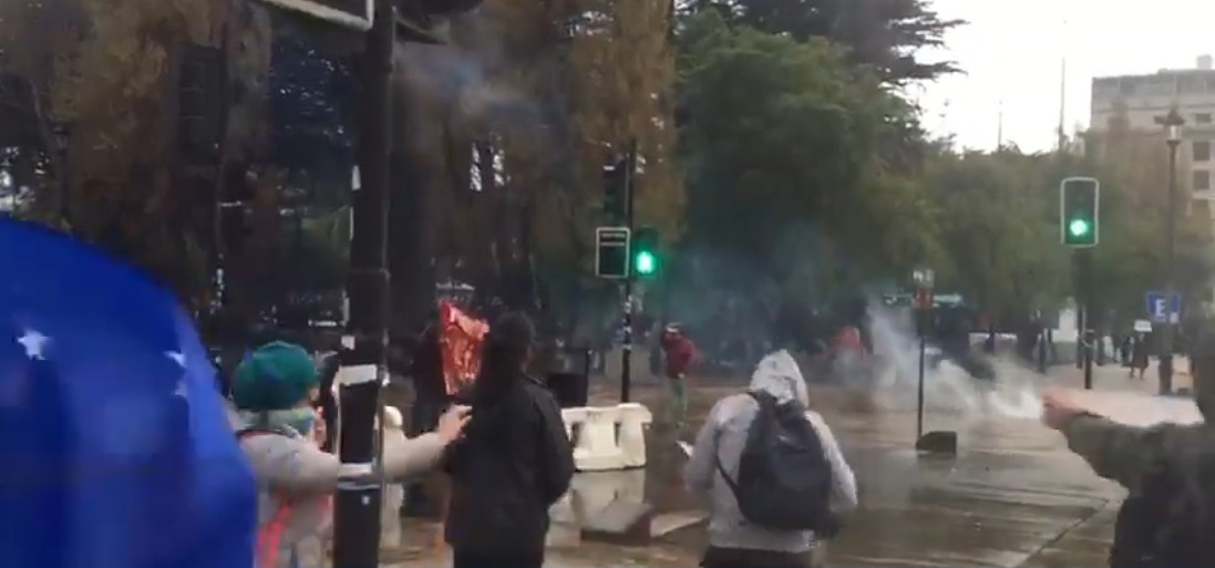 Manifestaciones e incidentes en el centro de Punta Arenas esta tarde de sábado 26 de octubre
