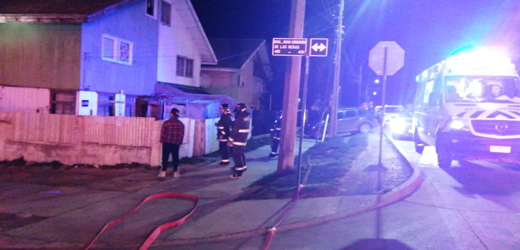 Emergencia por explosión de gas en una vivienda del sector sur de Punta Arenas movilizó a Bomberos