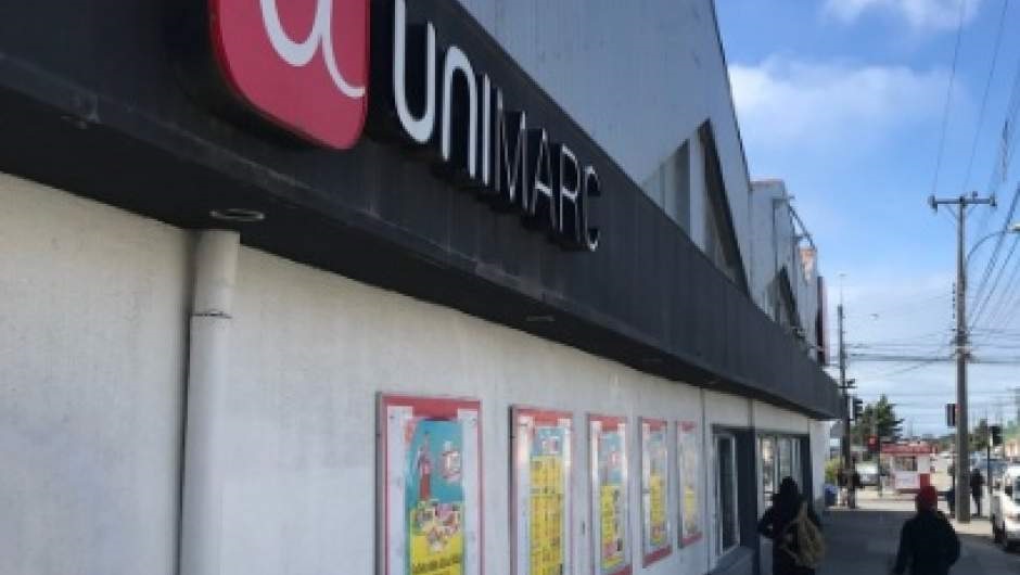 Todos los supermercados Unimarc de Punta Arenas cerraron hoy por razones de seguridad