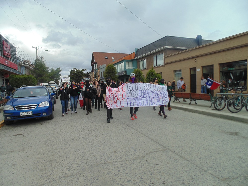 Manifestación ciudadana feminista se realizó esta tarde en Puerto Natales
